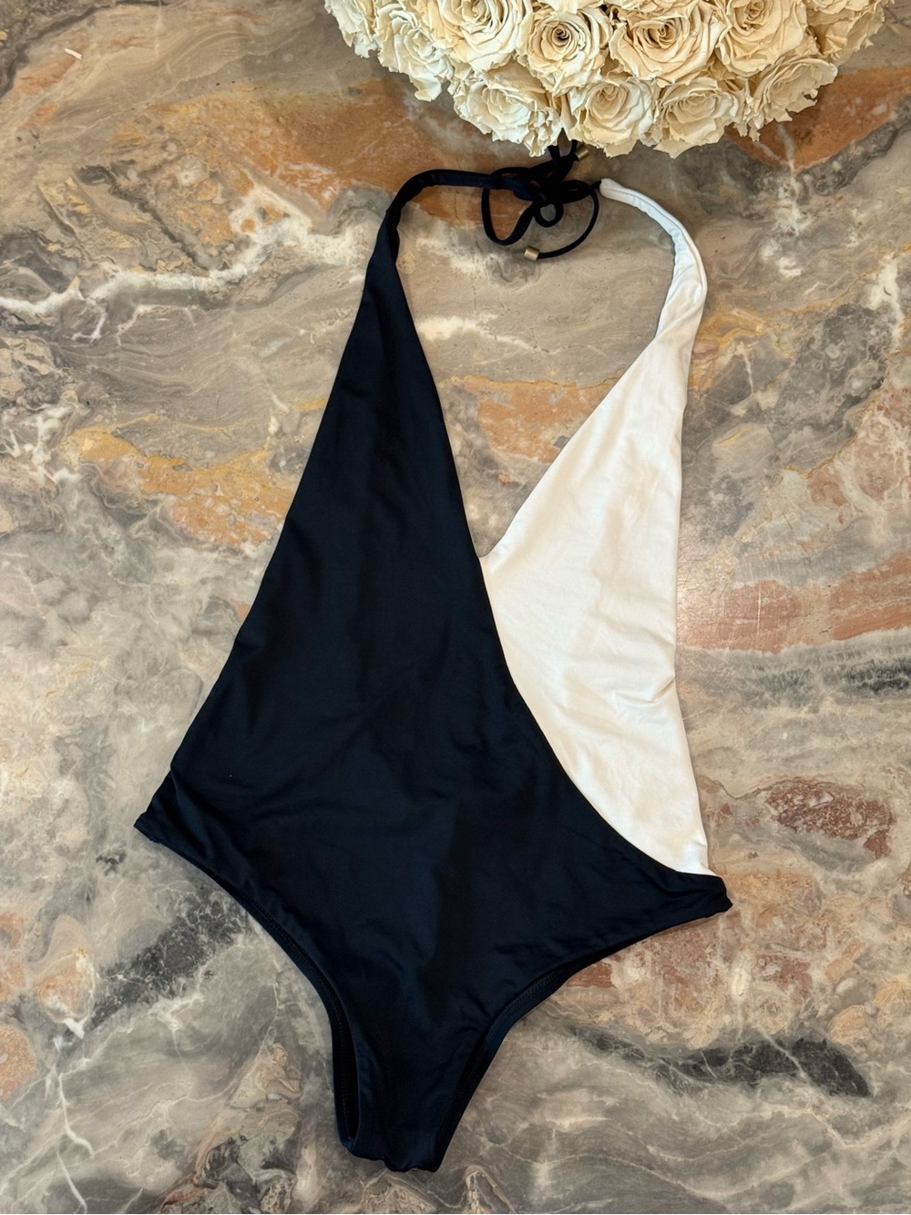 Vitamin A Black & White Colorblock Plunge Halter One Piece Swimsuit Size Small